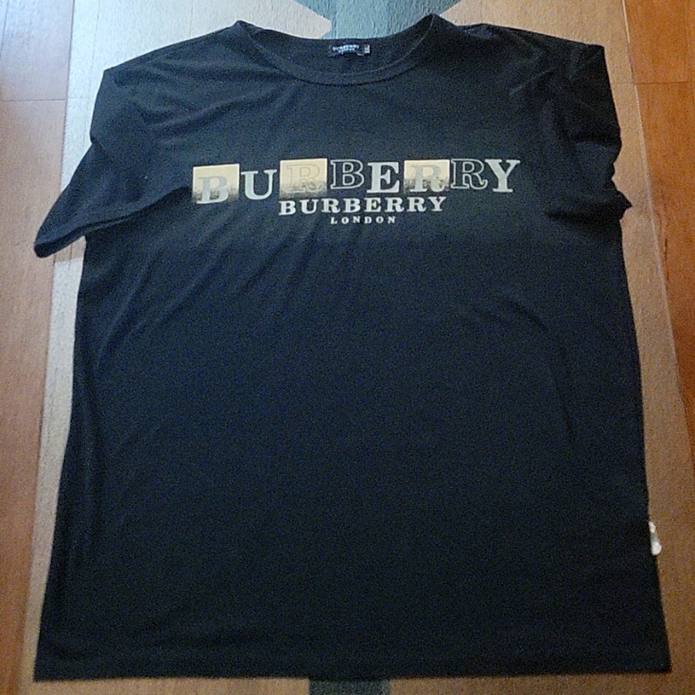 Burberry T shirt